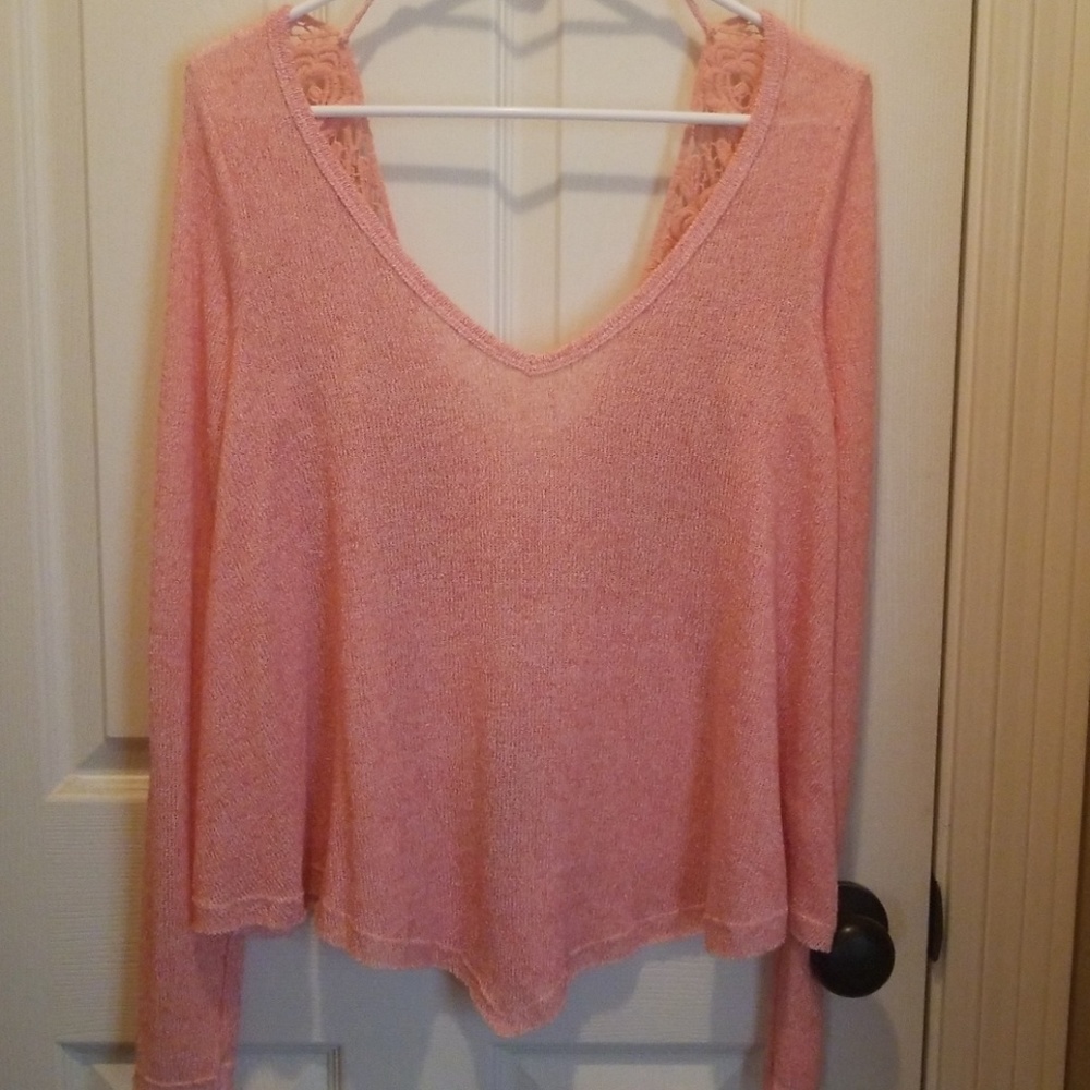 Light weight sweater